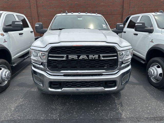 2024 RAM Ram 3500 Chassis Cab RAM 3500 TRADESMAN CREW CAB CHASSIS 4X4 60 CA