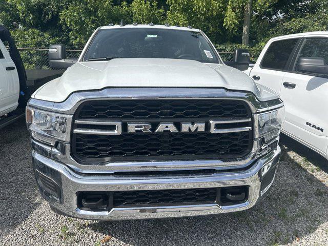 2024 RAM Ram 3500 Chassis Cab RAM 3500 TRADESMAN CREW CAB CHASSIS 4X4 60 CA