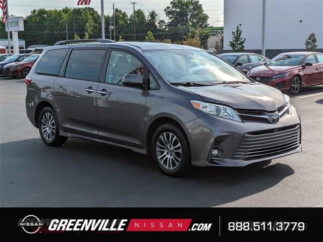 2020 Toyota Sienna XLE