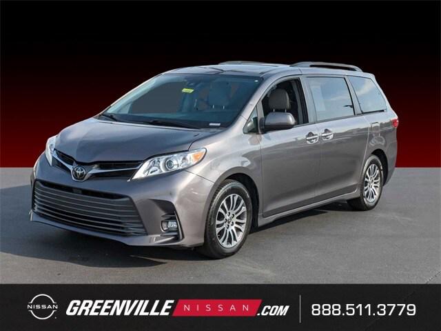 2020 Toyota Sienna XLE