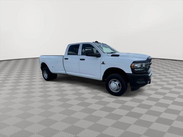 2023 RAM 3500 Tradesman Crew Cab 4x4 8 Box