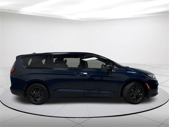 2022 Chrysler Pacifica Hybrid Touring L