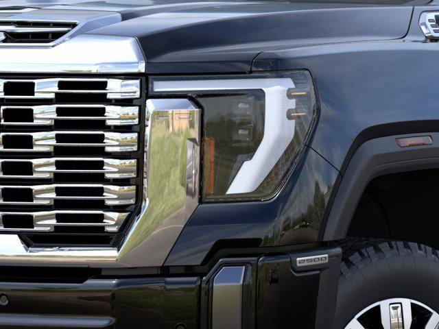 2024 GMC Sierra 2500HD 4WD Crew Cab Standard Bed Denali