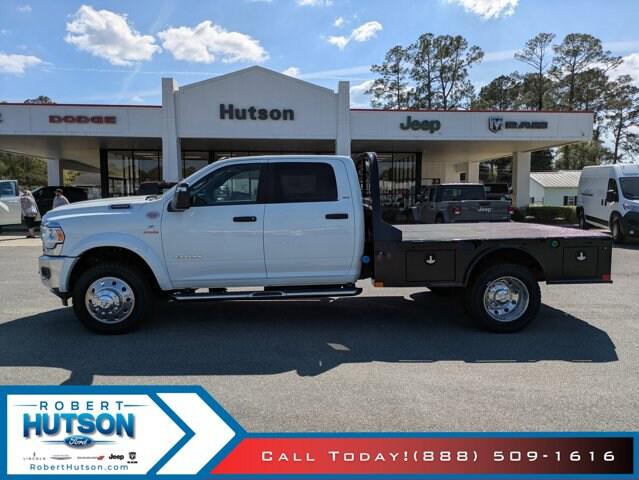2024 RAM Ram 4500 Chassis Cab RAM 4500 SLT CHASSIS CREW CAB 4X4 60 CA 2024 RAM Ram 4500 Chassis Cab RAM 4500 SLT CHASSIS CREW CAB 4X4 60 CA