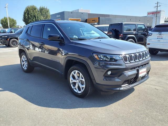 2024 Jeep Compass COMPASS LATITUDE 4X4