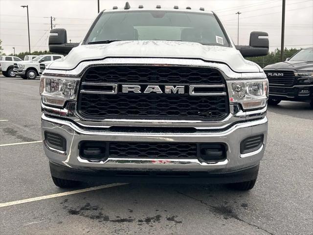 2024 RAM Ram 3500 Chassis Cab RAM 3500 TRADESMAN CREW CAB CHASSIS 4X4 60 CA