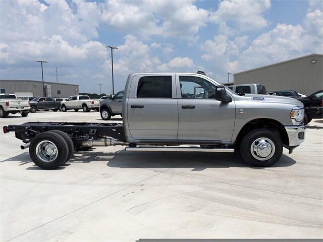 2024 RAM Ram 3500 Chassis Cab RAM 3500 TRADESMAN CREW CAB CHASSIS 4X4 60 CA