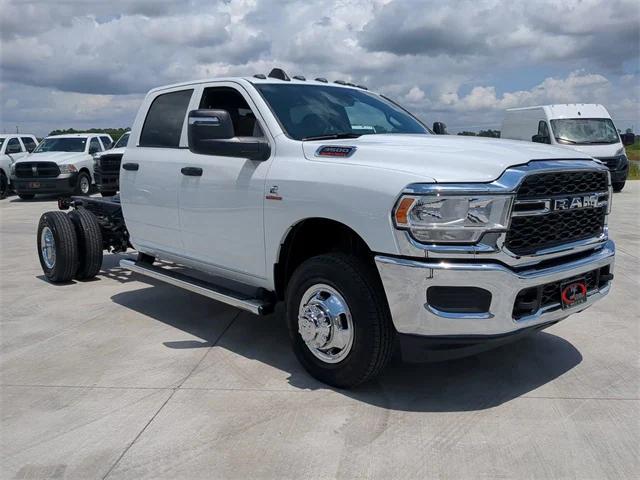 2024 RAM Ram 3500 Chassis Cab RAM 3500 TRADESMAN CREW CAB CHASSIS 4X4 60 CA