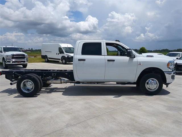 2024 RAM Ram 3500 Chassis Cab RAM 3500 TRADESMAN CREW CAB CHASSIS 4X4 60 CA