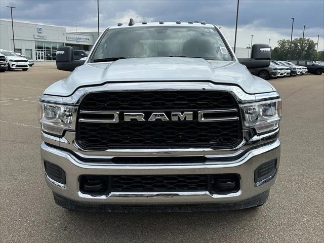 2024 RAM Ram 3500 RAM 3500 TRADESMAN CREW CAB 4X4 8 BOX