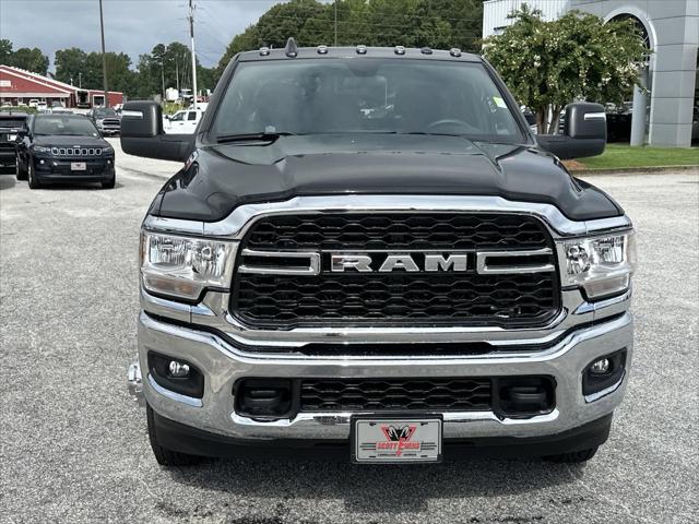 2024 RAM Ram 3500 Chassis Cab RAM 3500 TRADESMAN CREW CAB CHASSIS 4X4 60 CA