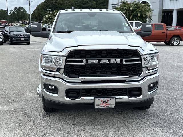 2024 RAM Ram 3500 Chassis Cab RAM 3500 TRADESMAN CREW CAB CHASSIS 4X4 60 CA