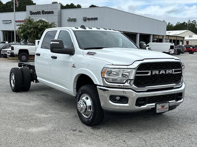 2024 RAM Ram 3500 Chassis Cab RAM 3500 TRADESMAN CREW CAB CHASSIS 4X4 60 CA