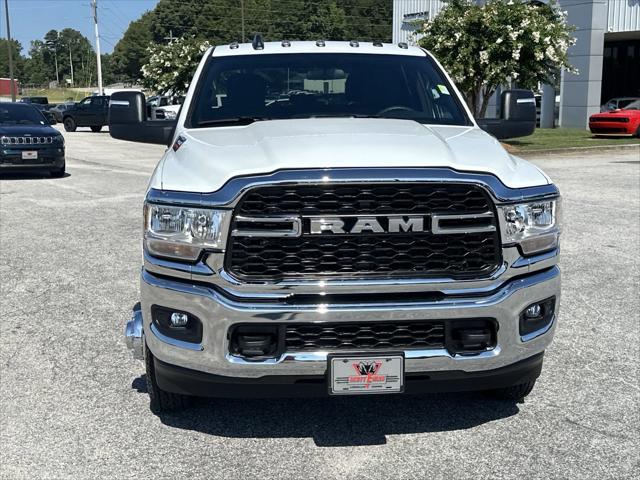 2024 RAM Ram 3500 Chassis Cab RAM 3500 TRADESMAN CREW CAB CHASSIS 4X4 60 CA