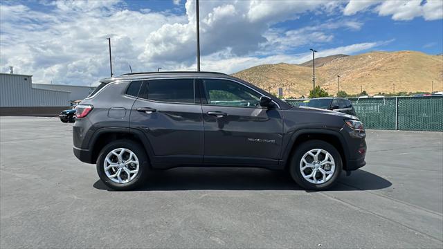 2024 Jeep Compass COMPASS LATITUDE 4X4