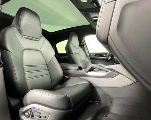 2024 Porsche Cayenne E-Hybrid Turbo