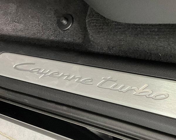2024 Porsche Cayenne E-Hybrid Turbo
