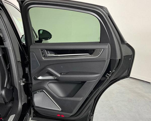 2024 Porsche Cayenne E-Hybrid Turbo