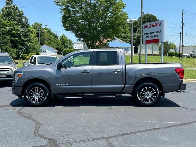 2024 Nissan TITAN Crew Cab SV 4x4