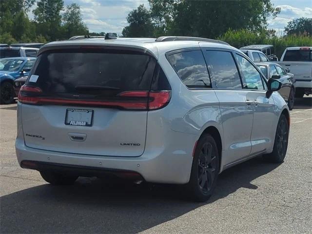 2024 Chrysler Pacifica PACIFICA LIMITED