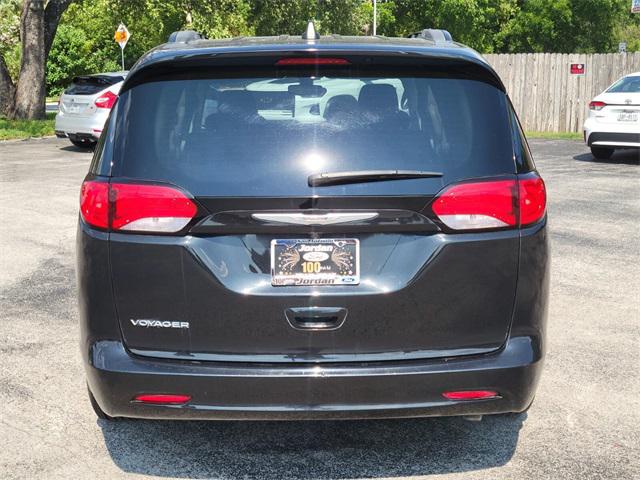 2021 Chrysler Voyager LXI