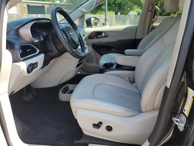 2021 Chrysler Voyager LXI