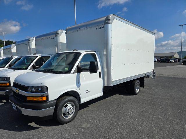 2024 Chevrolet Express Cutaway 4500 Van