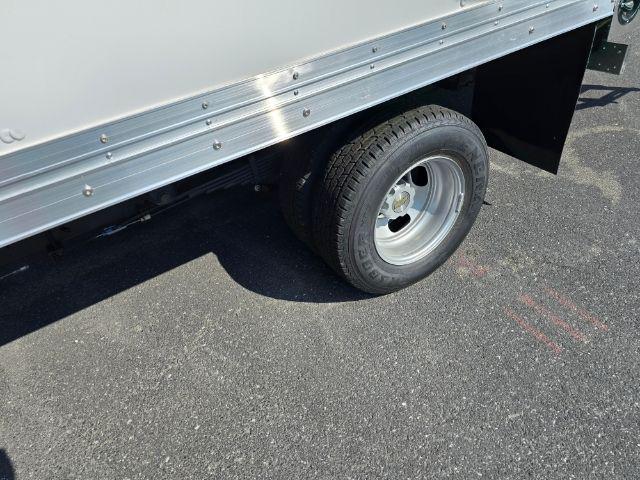 2024 Chevrolet Express Cutaway 4500 Van