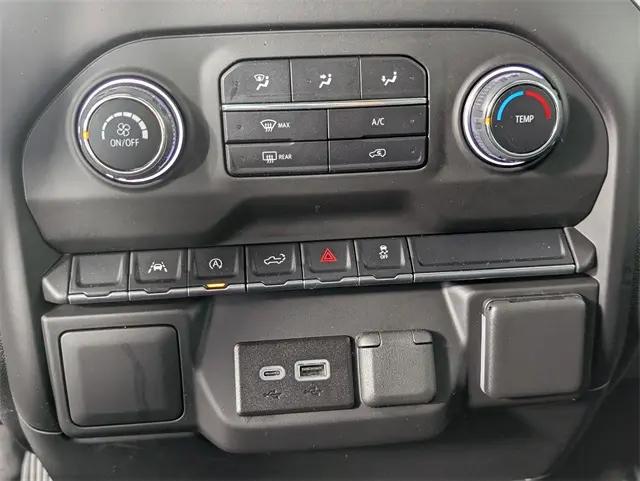 2024 Chevrolet Silverado 1500 4WD Crew Cab Short Bed Custom