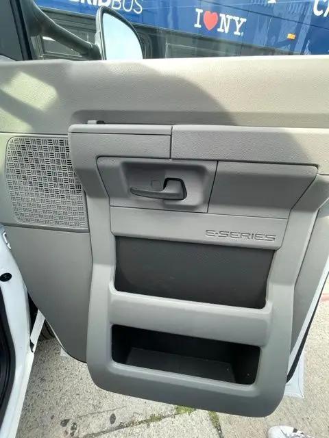 2025 Ford E-350 Cutaway E-Series Cutaway