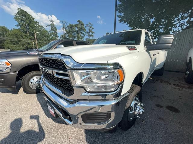 2024 RAM Ram 3500 RAM 3500 TRADESMAN CREW CAB 4X4 8 BOX