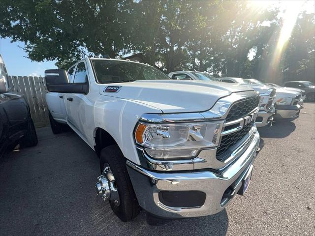 2024 RAM Ram 3500 RAM 3500 TRADESMAN CREW CAB 4X4 8 BOX