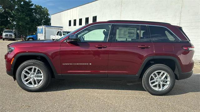 2024 Jeep Grand Cherokee GRAND CHEROKEE LAREDO X 4X4