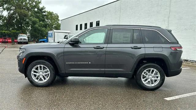 2024 Jeep Grand Cherokee GRAND CHEROKEE LAREDO X 4X4