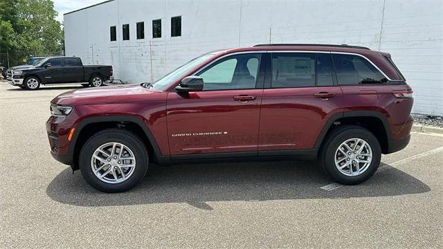 2024 Jeep Grand Cherokee GRAND CHEROKEE LAREDO X 4X4