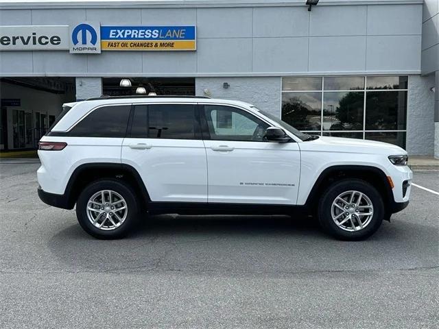 2024 Jeep Grand Cherokee GRAND CHEROKEE LAREDO X 4X4