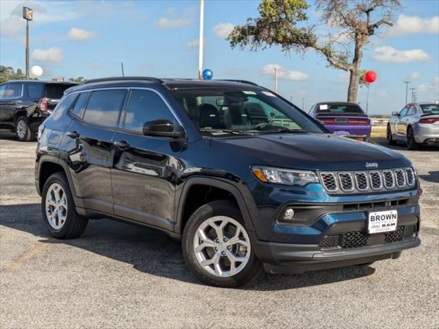 2024 Jeep Compass COMPASS LATITUDE 4X4