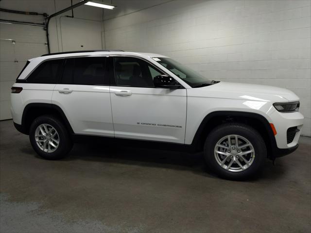 2024 Jeep Grand Cherokee GRAND CHEROKEE LAREDO X 4X4