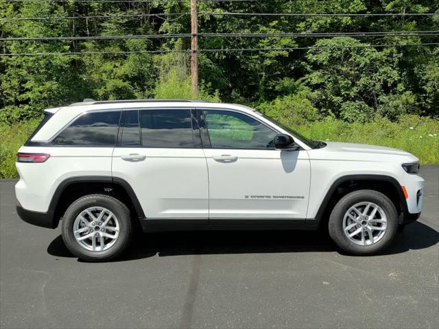 2024 Jeep Grand Cherokee GRAND CHEROKEE LAREDO X 4X4