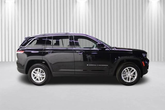 2024 Jeep Grand Cherokee GRAND CHEROKEE LAREDO X 4X4