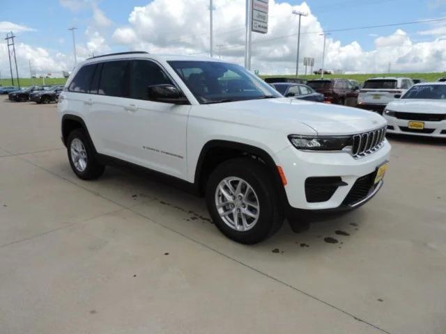 2024 Jeep Grand Cherokee GRAND CHEROKEE LAREDO X 4X4