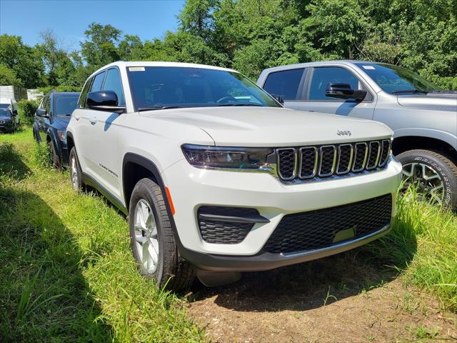 2024 Jeep Grand Cherokee GRAND CHEROKEE LAREDO X 4X4