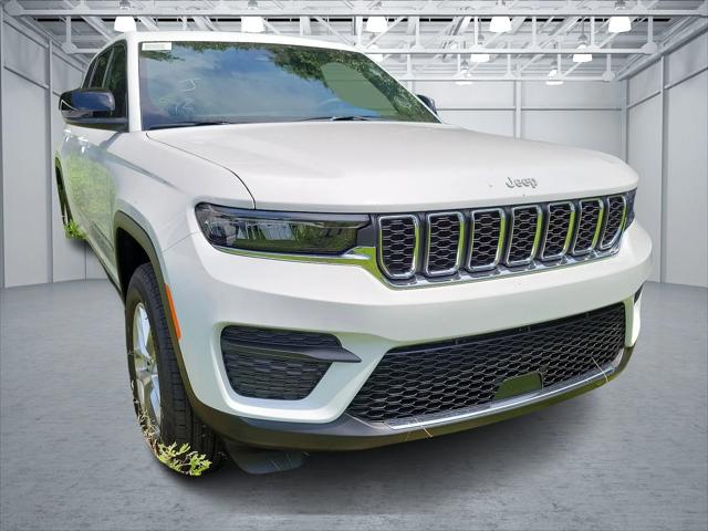 2024 Jeep Grand Cherokee GRAND CHEROKEE LAREDO X 4X4