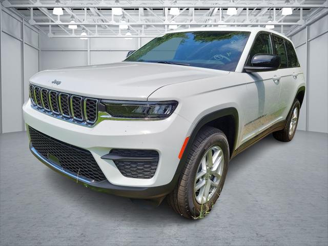 2024 Jeep Grand Cherokee GRAND CHEROKEE LAREDO X 4X4