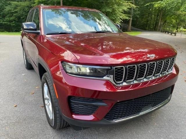 2023 Jeep Grand Cherokee Laredo 4x4