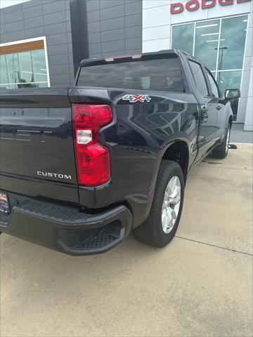 2022 Chevrolet Silverado 1500 4WD Crew Cab Short Bed Custom