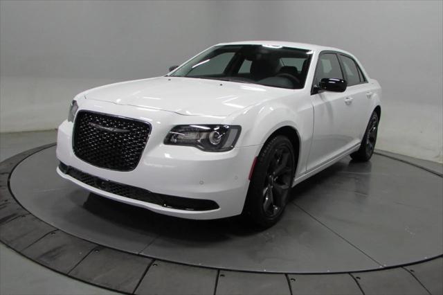 2023 Chrysler 300 Touring