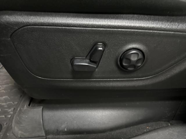 2019 Ram 1500 Big Horn/Lone Star Crew Cab 4x4 57 Box
