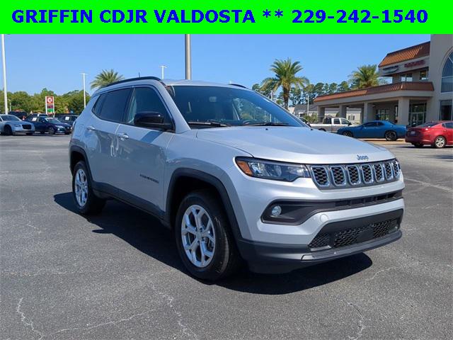 2024 Jeep Compass COMPASS LATITUDE 4X4