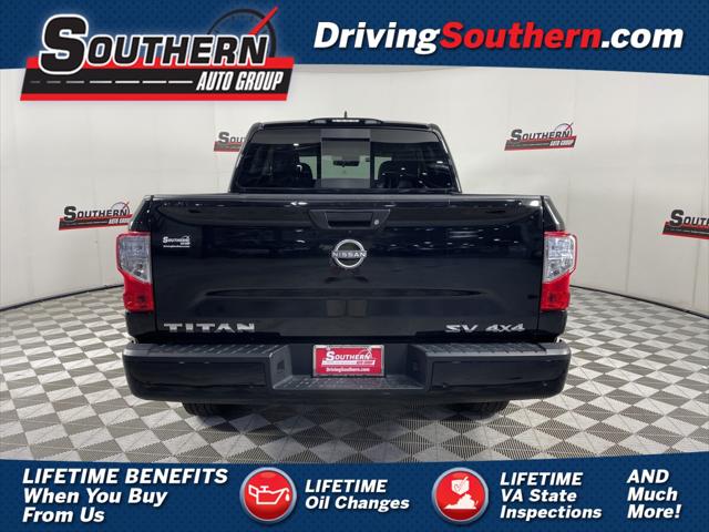 2023 Nissan TITAN Crew Cab SV 4x4